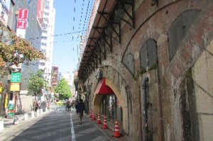 Yurakucho railway line bridge in Tokyo Street View